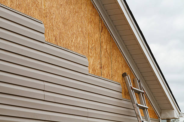 Professional Siding Installation technician working in New Hope, PA